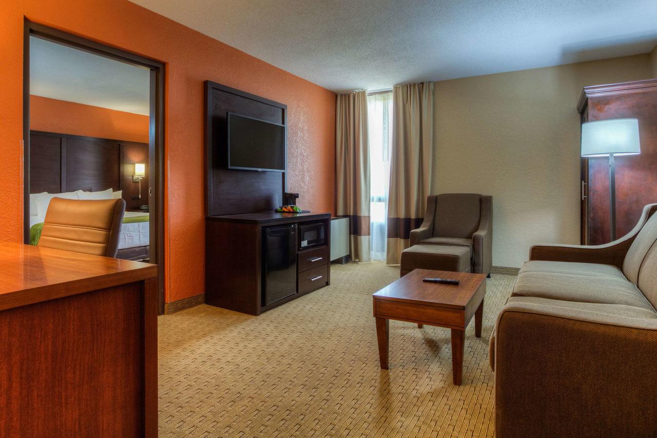 Comfort Inn & Suites Evansville Airport - thumb 27