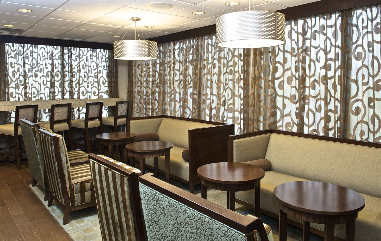 Hampton Inn Evansville - thumb 22
