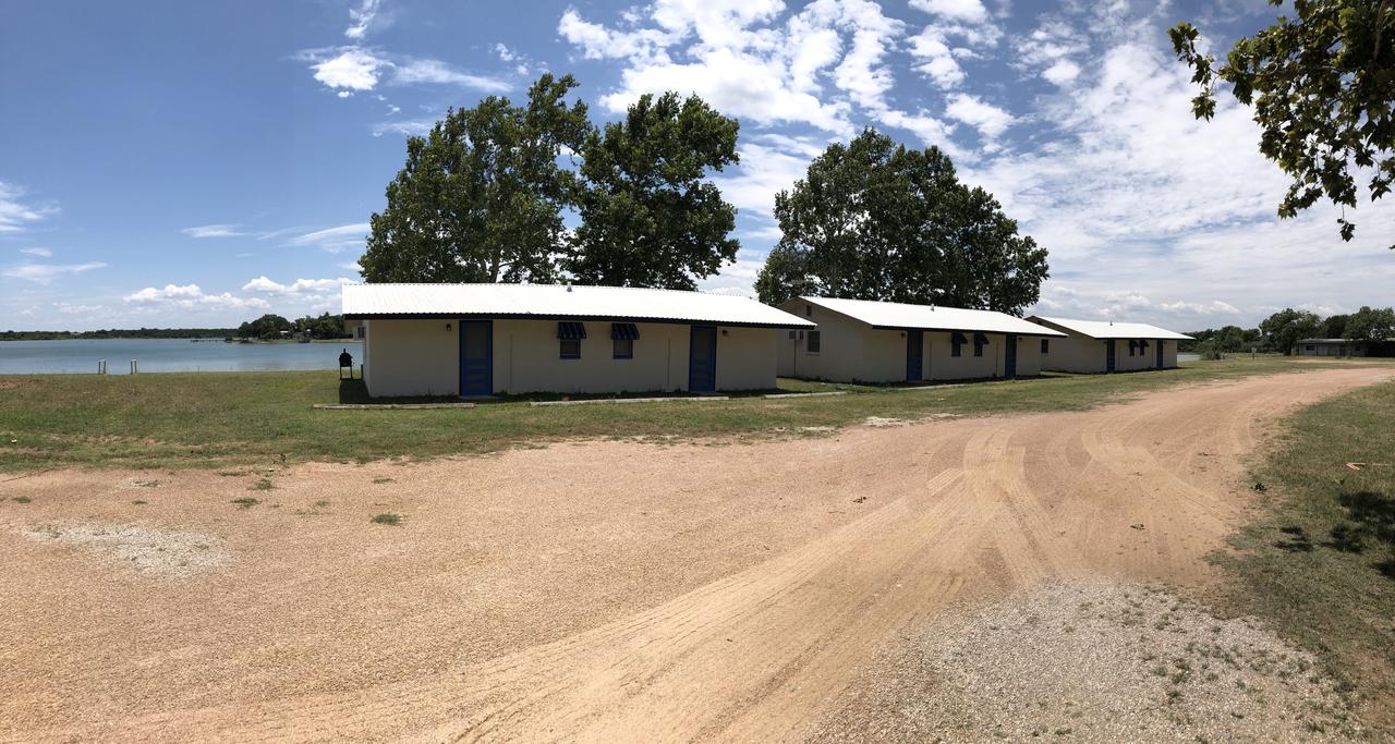 Oasis Lake Buchanan - thumb 2