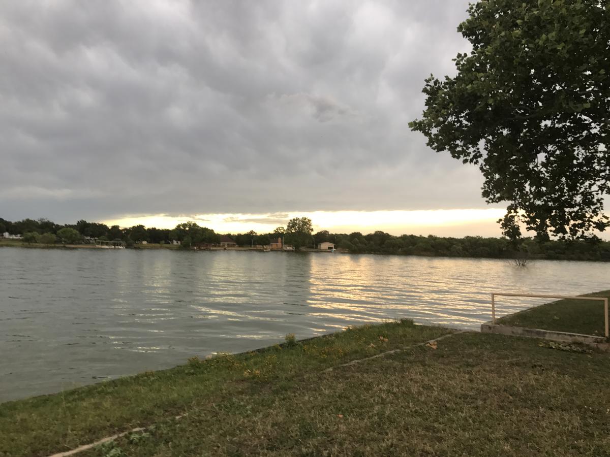 Oasis Lake Buchanan - thumb 17