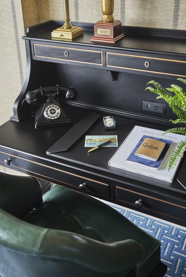 Graduate Iowa City - thumb 25