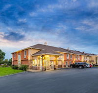 Days Inn  Suites by Wyndham Coralville / Iowa City - Accommodation Ohio