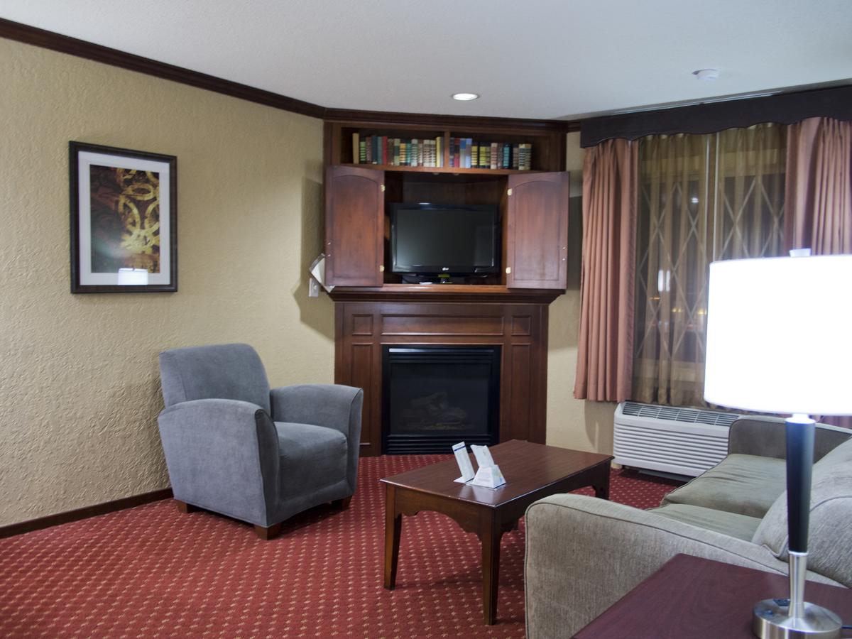 Days Inn & Suites By Wyndham Coralville / Iowa City - thumb 19