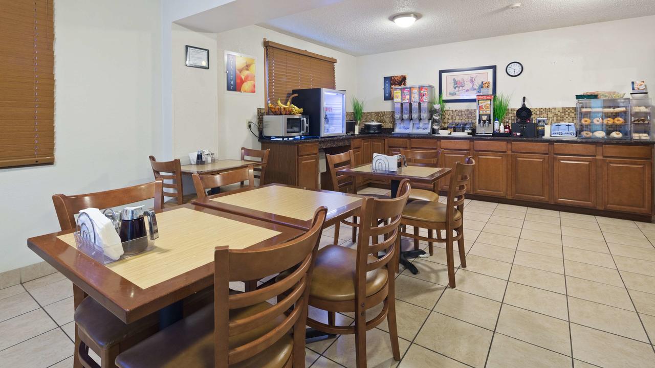 Best Western Mount Pleasant Inn - thumb 20