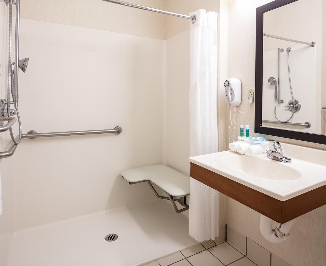 Holiday Inn Express Hotel & Suites Coralville - thumb 13