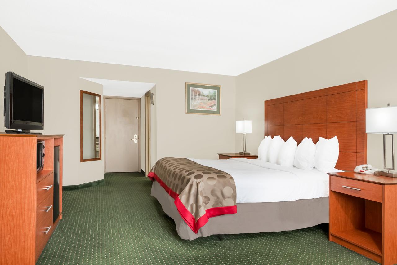 Ramada By Wyndham Lexington North Hotel & Conference Center - thumb 25