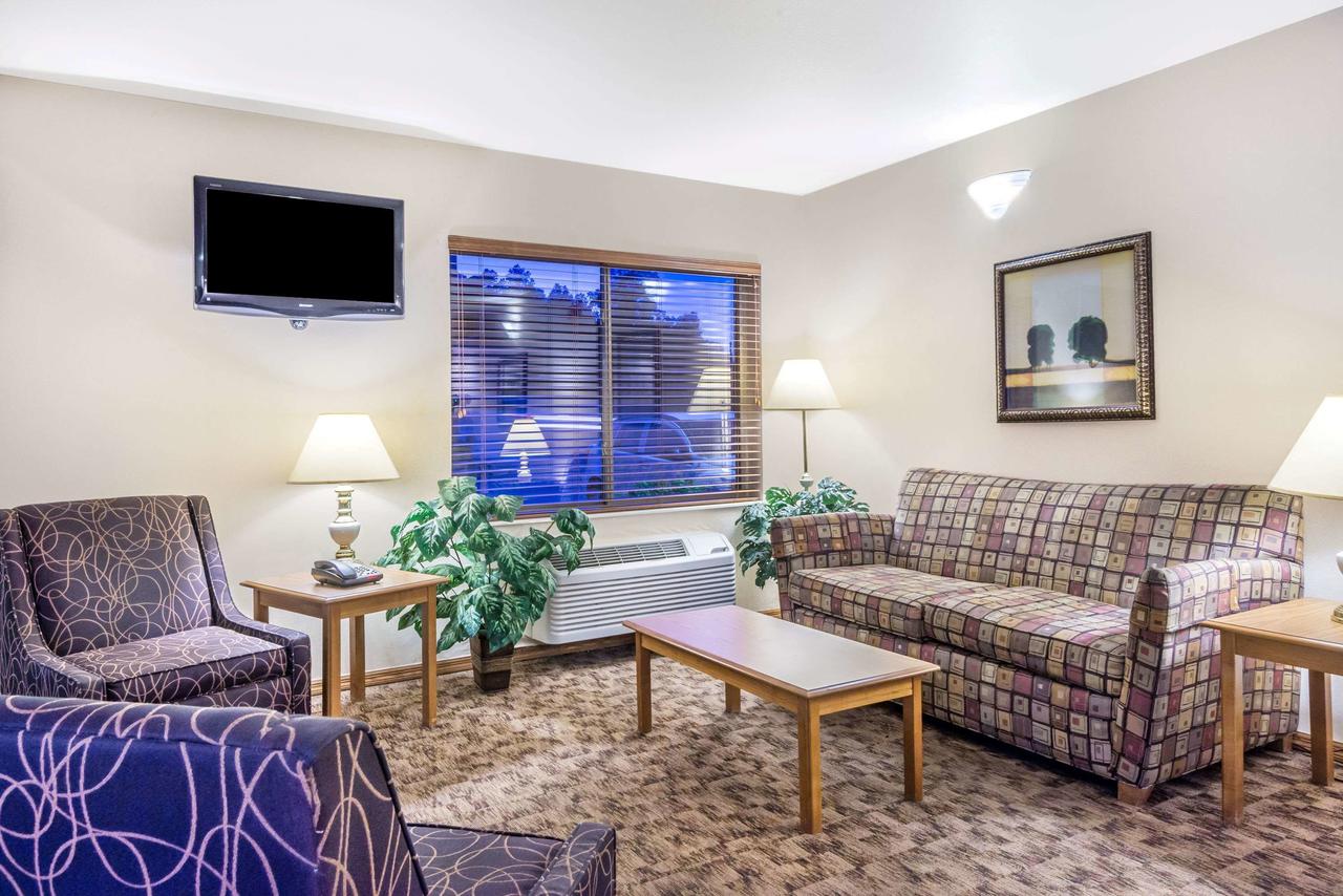 Super 8 By Wyndham Louisa - thumb 26