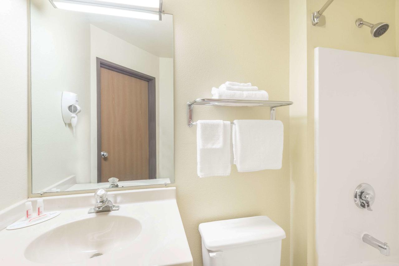 Super 8 By Wyndham Louisa - thumb 20