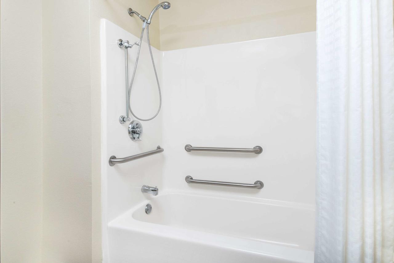 Super 8 By Wyndham Louisa - thumb 18