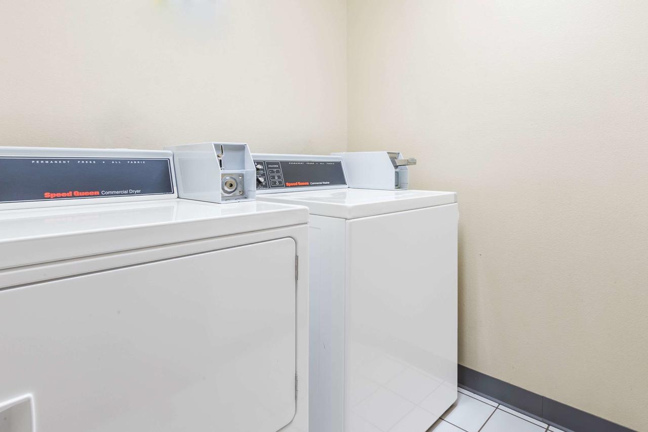 Super 8 By Wyndham Louisa - thumb 17