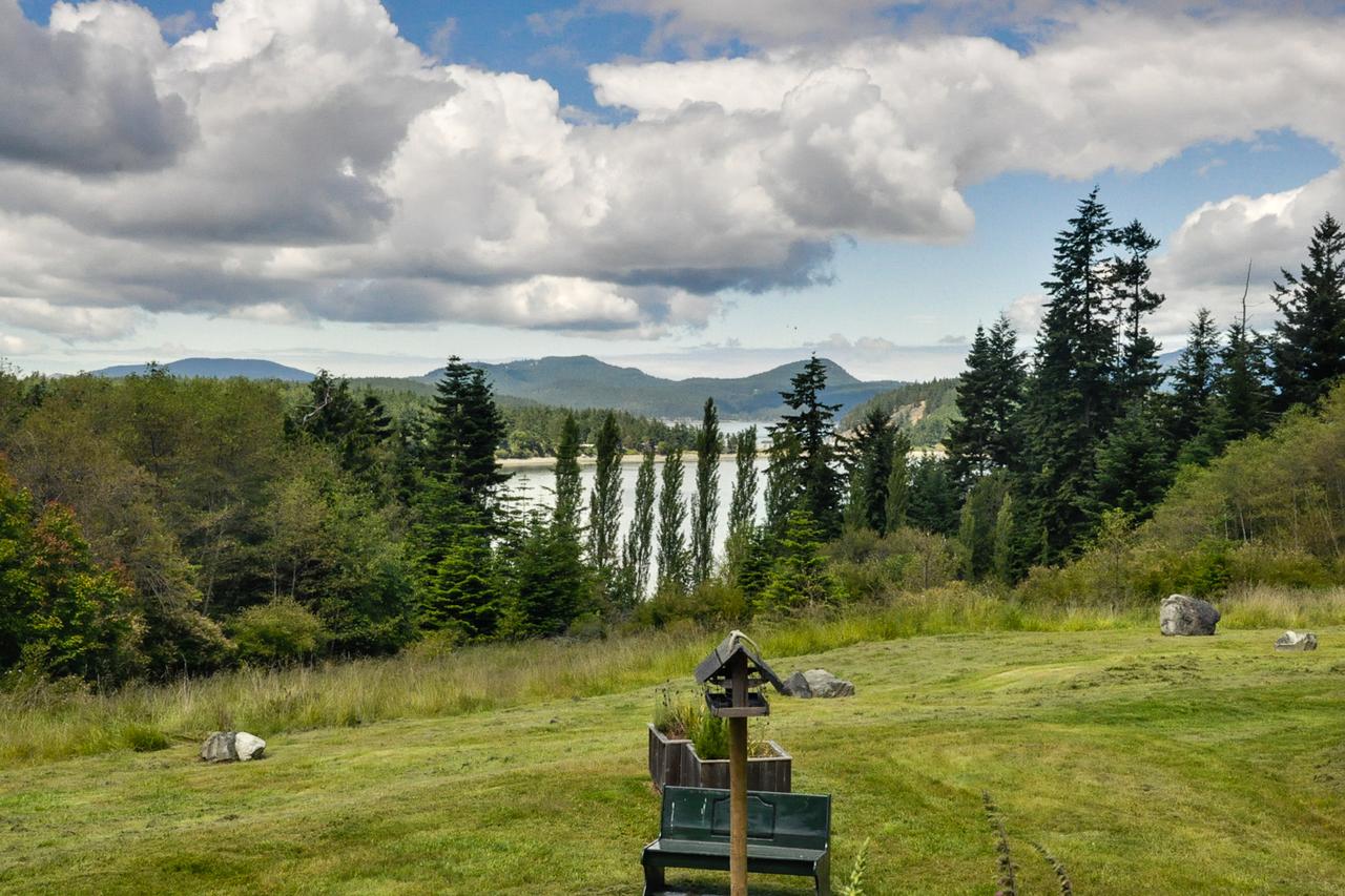 Log Home On Lopez-Spencer Spit - thumb 1