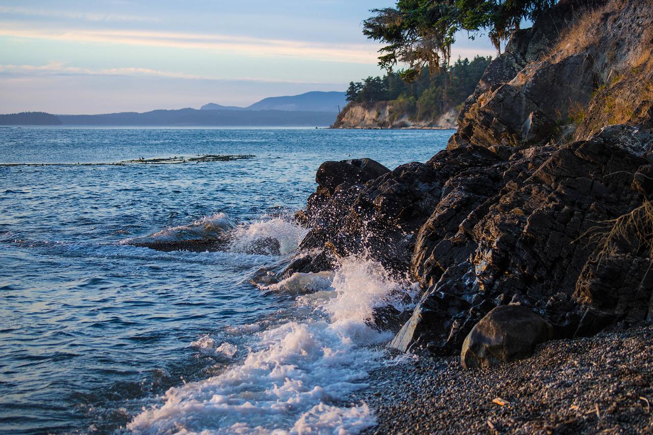 Log Home On Lopez-Spencer Spit - thumb 19