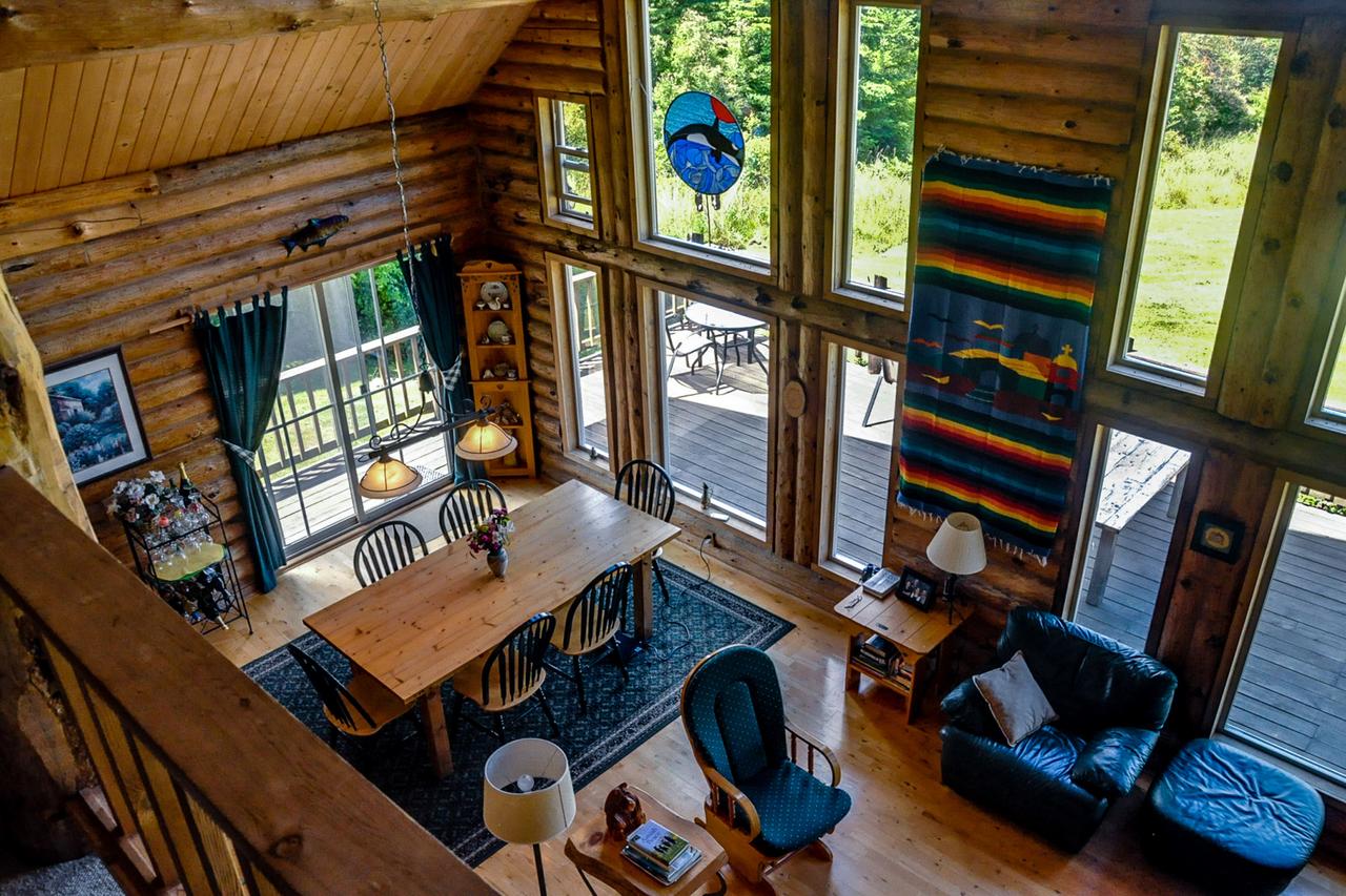 Log Home On Lopez-Spencer Spit - thumb 9