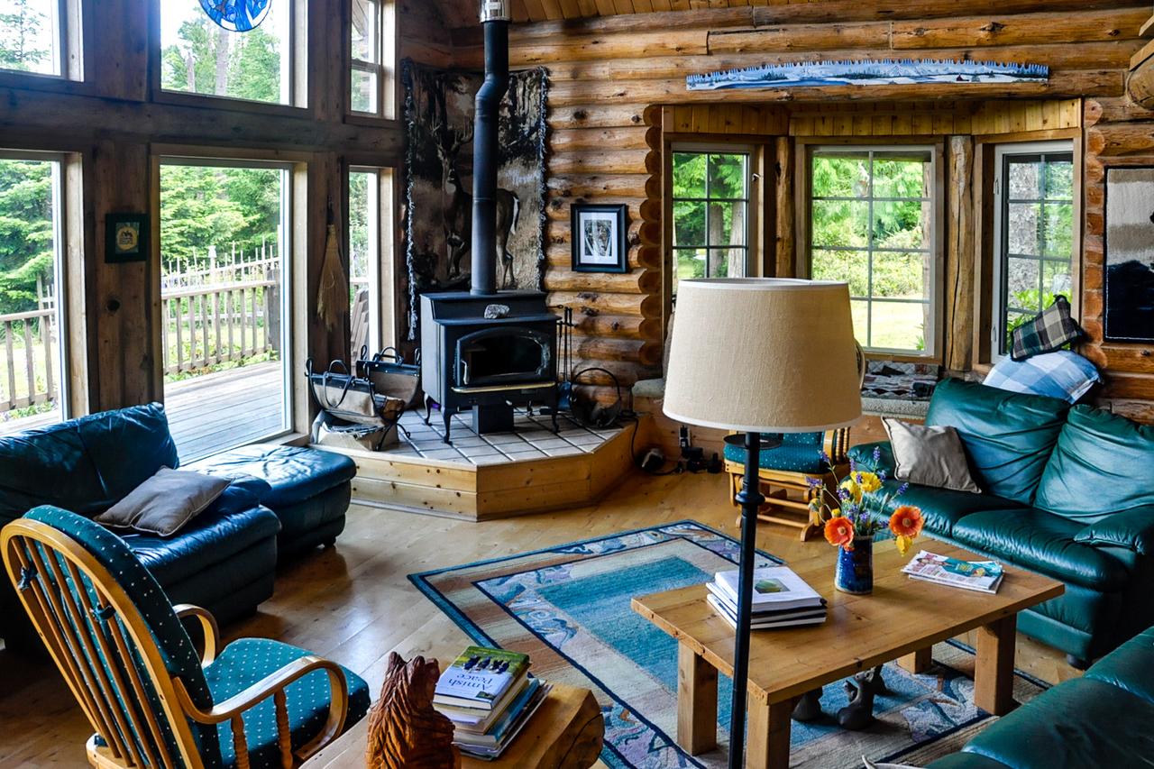 Log Home On Lopez-Spencer Spit - thumb 2