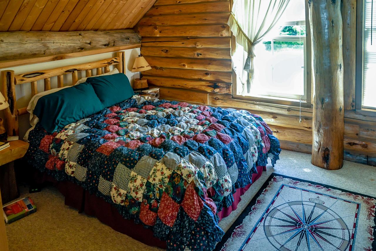 Log Home On Lopez-Spencer Spit - thumb 10