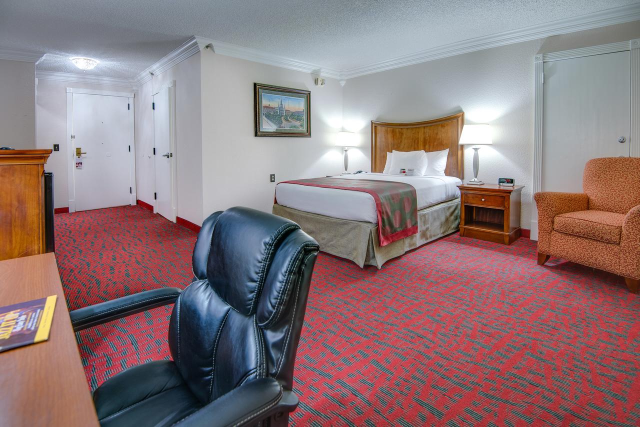 Ramada By Wyndham Metairie New Orleans Airport - thumb 37