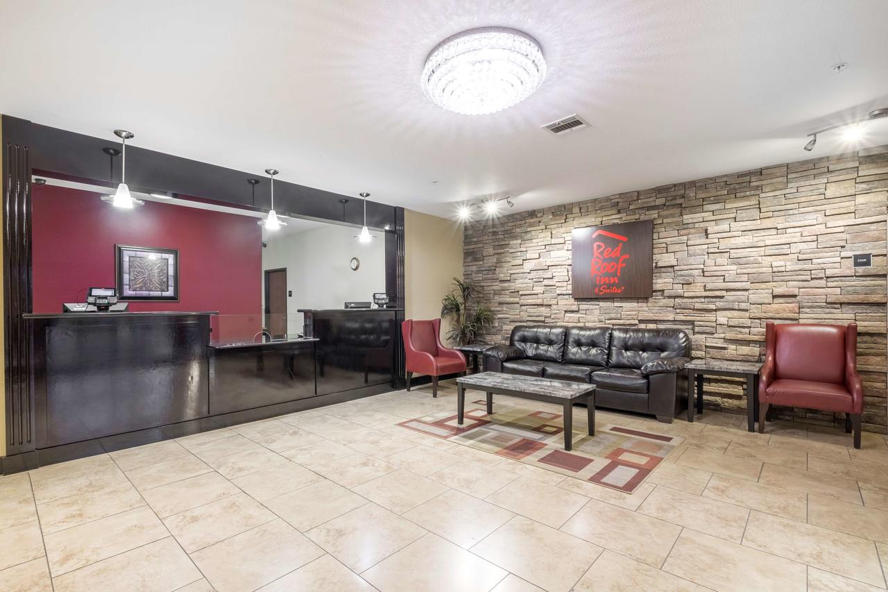 Red Roof Inn & Suites Lake Charles - thumb 12