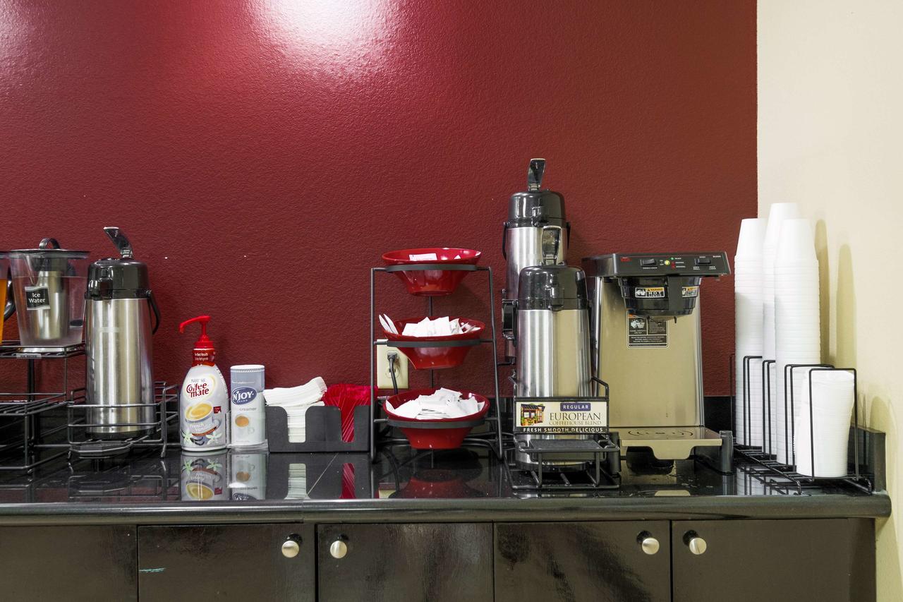 Red Roof Inn & Suites Lake Charles - thumb 7