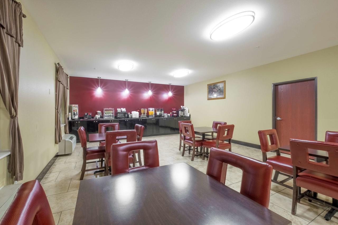 Red Roof Inn & Suites Lake Charles - thumb 4