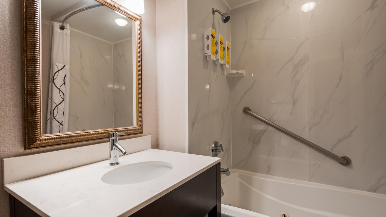Best Western Plus St. Christopher Hotel - thumb 43