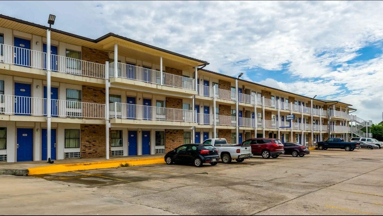 Motel 6 Lake Charles On The Bayou - thumb 1