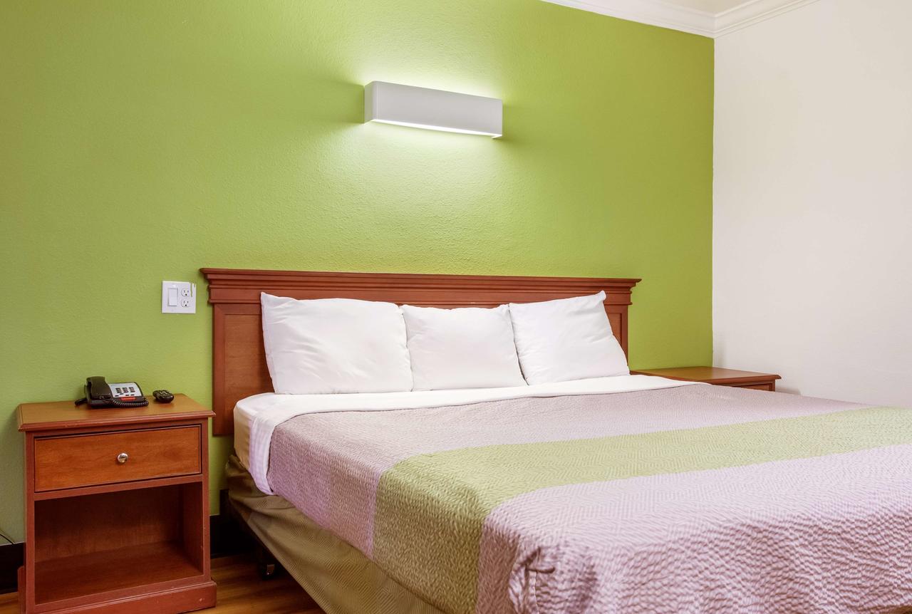 Motel 6 Lake Charles On The Bayou - thumb 10