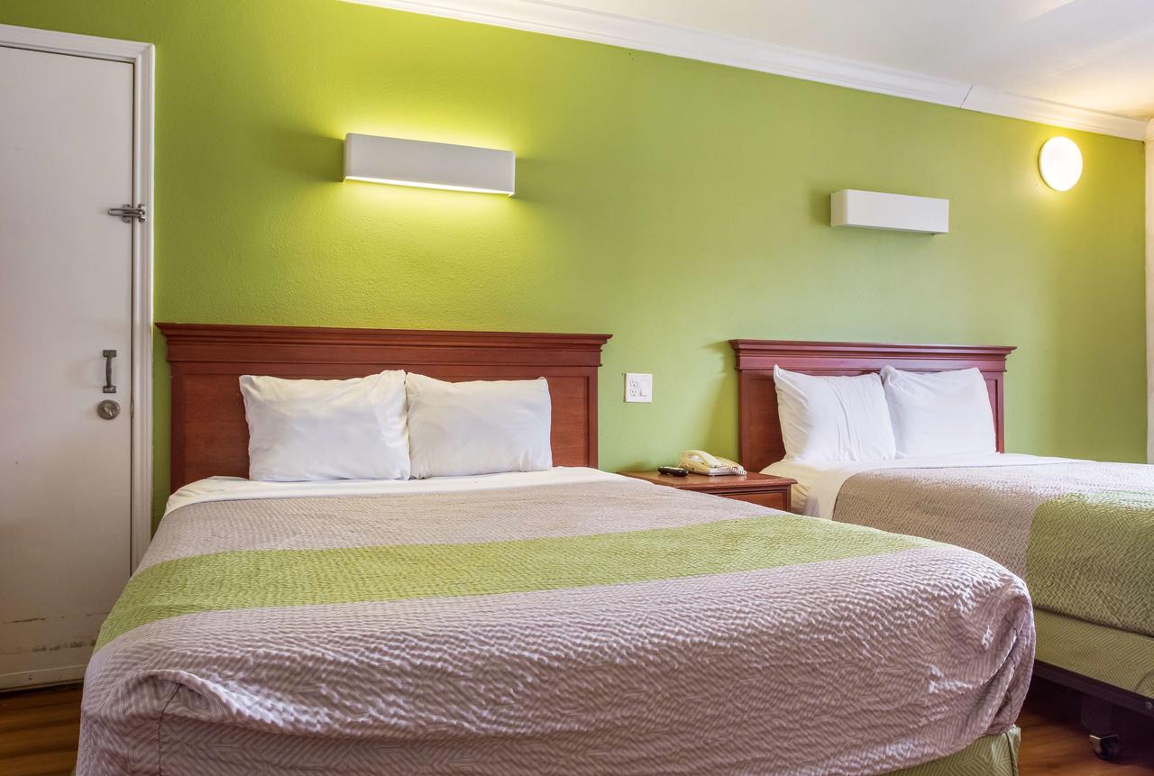 Motel 6 Lake Charles On The Bayou - thumb 17