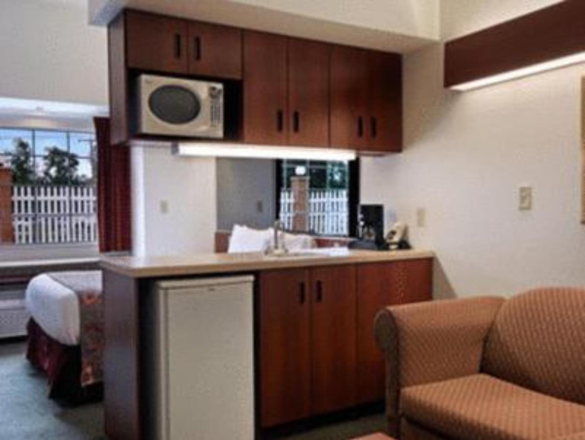 Americas Best Value Inn And Suites Lake Charles - thumb 18