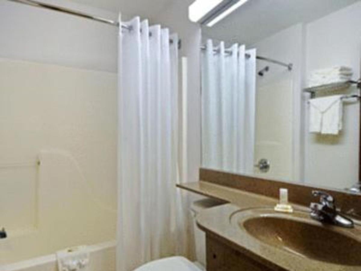 Americas Best Value Inn And Suites Lake Charles - thumb 22