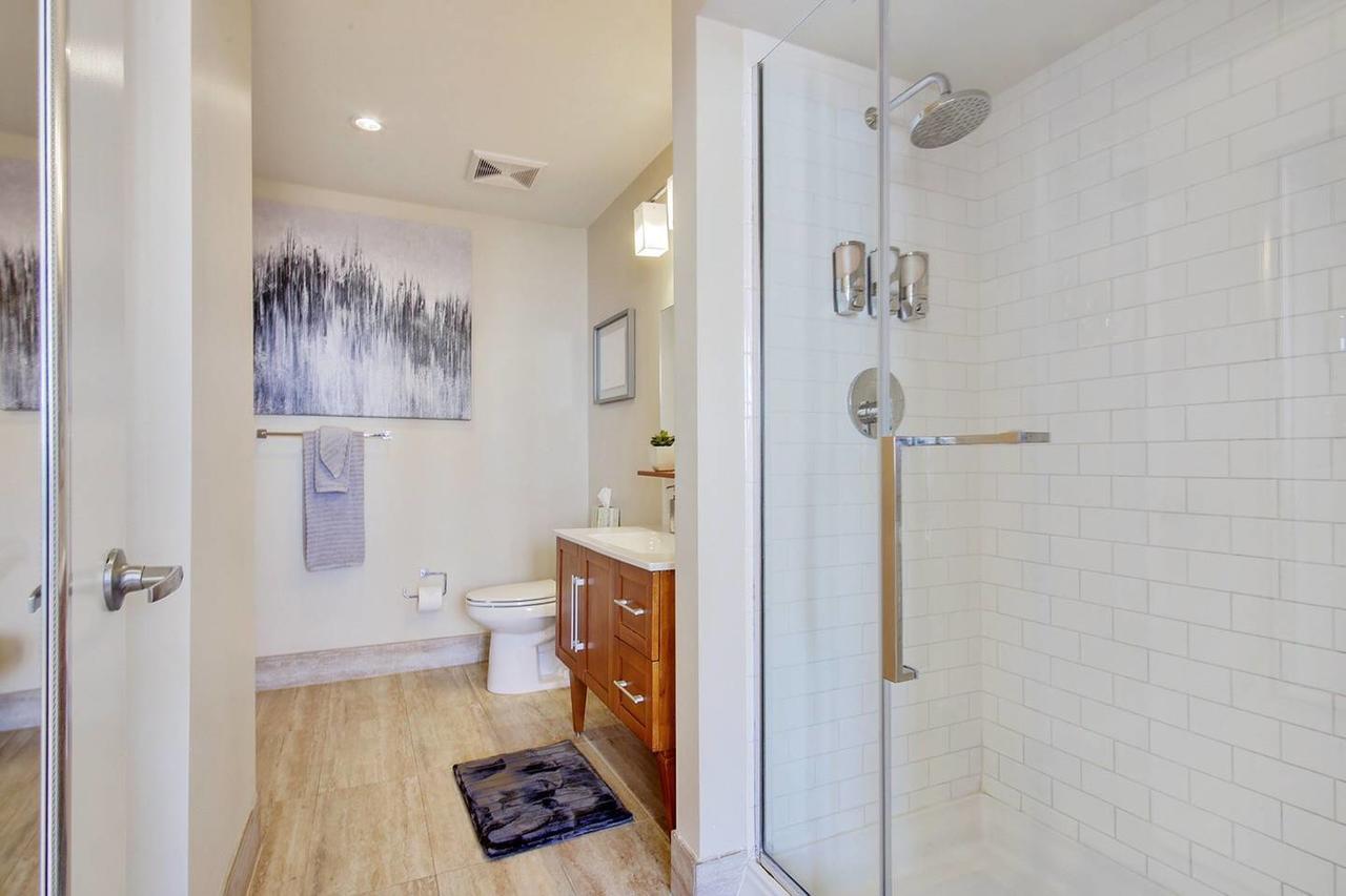 12th FL- SKYLINE W/ CITYSCAPE VIEWS-ROOFTOP POOL - thumb 10