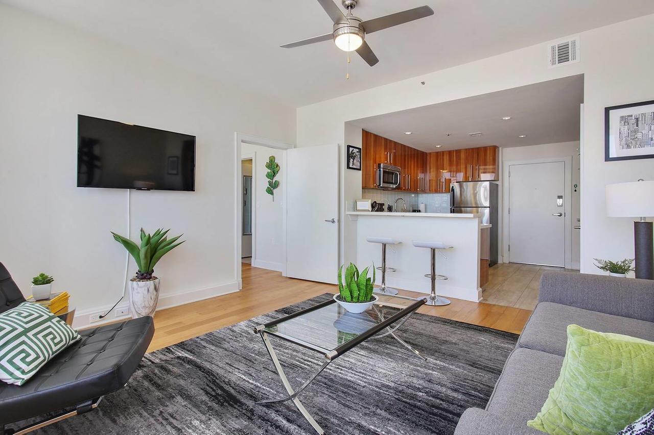 12th FL- SKYLINE W/ CITYSCAPE VIEWS-ROOFTOP POOL - thumb 16