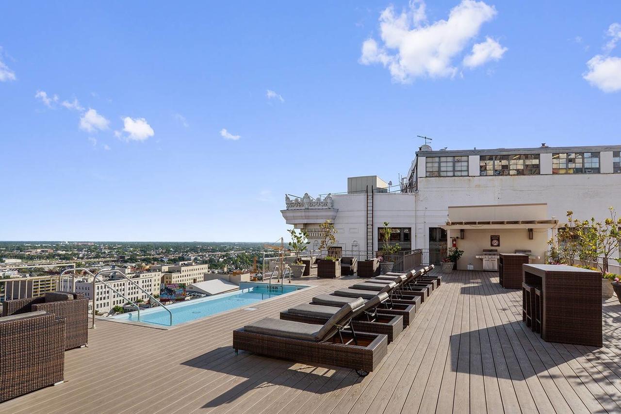 12th FL- SKYLINE W/ CITYSCAPE VIEWS-ROOFTOP POOL - thumb 6