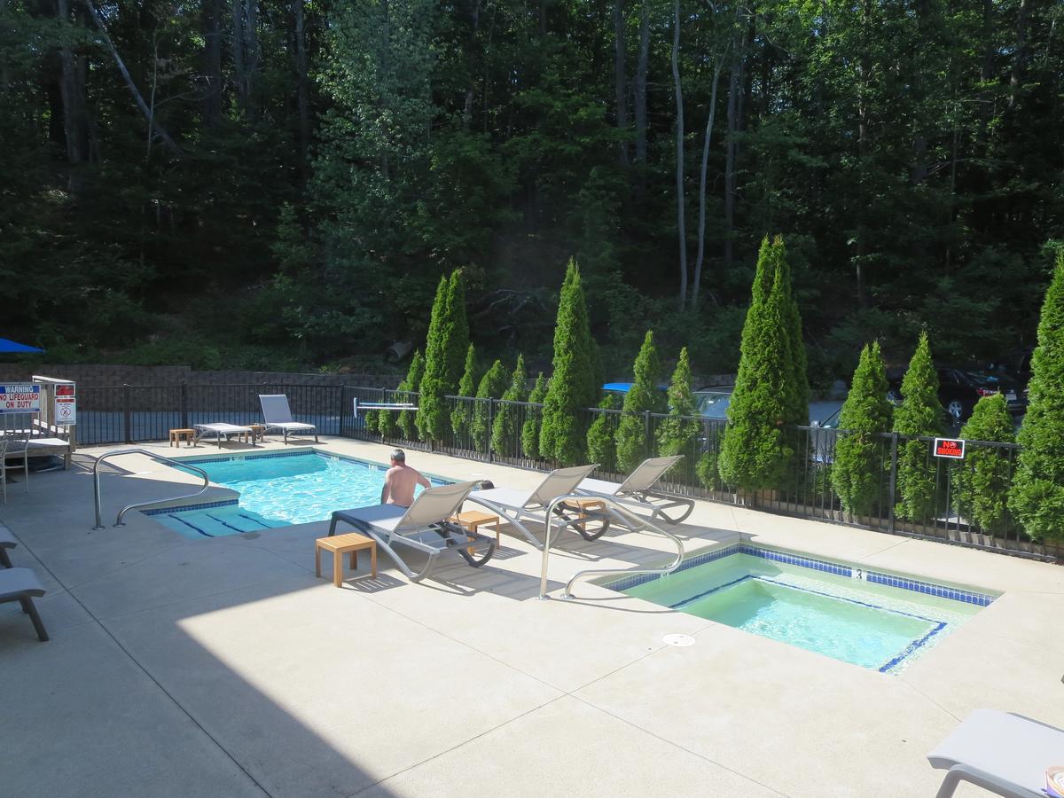 Admiral's Inn Resort - thumb 12