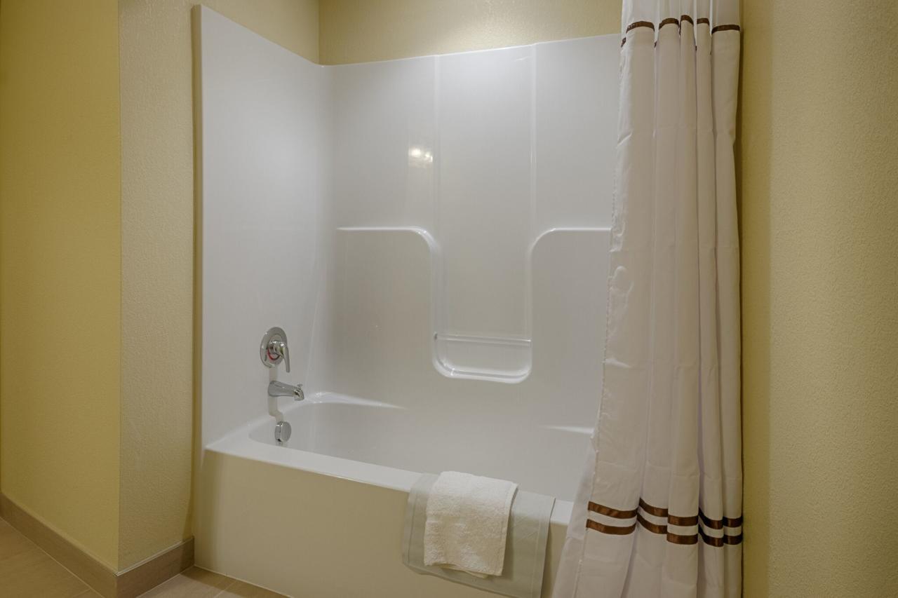 Crystal Beach Hotel - thumb 1