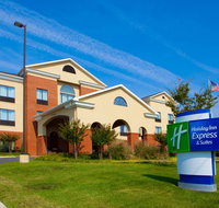 Holiday Inn Express Hotel  Suites Chestertown - Accommodation Ohio