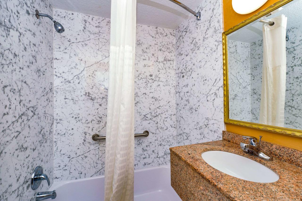 Rodeway Inn Orleans - Cape Cod - thumb 18