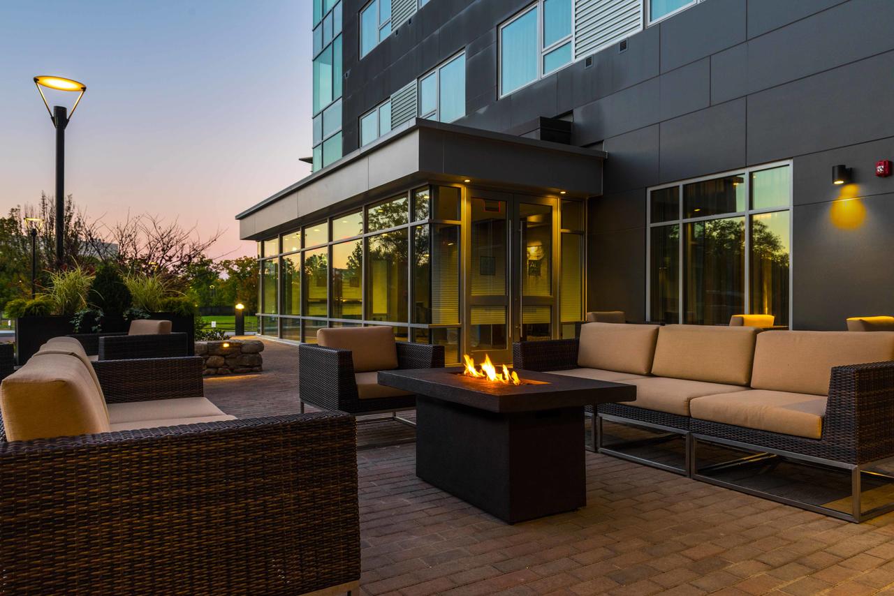 AC Hotel By Marriott Boston Cambridge - thumb 2