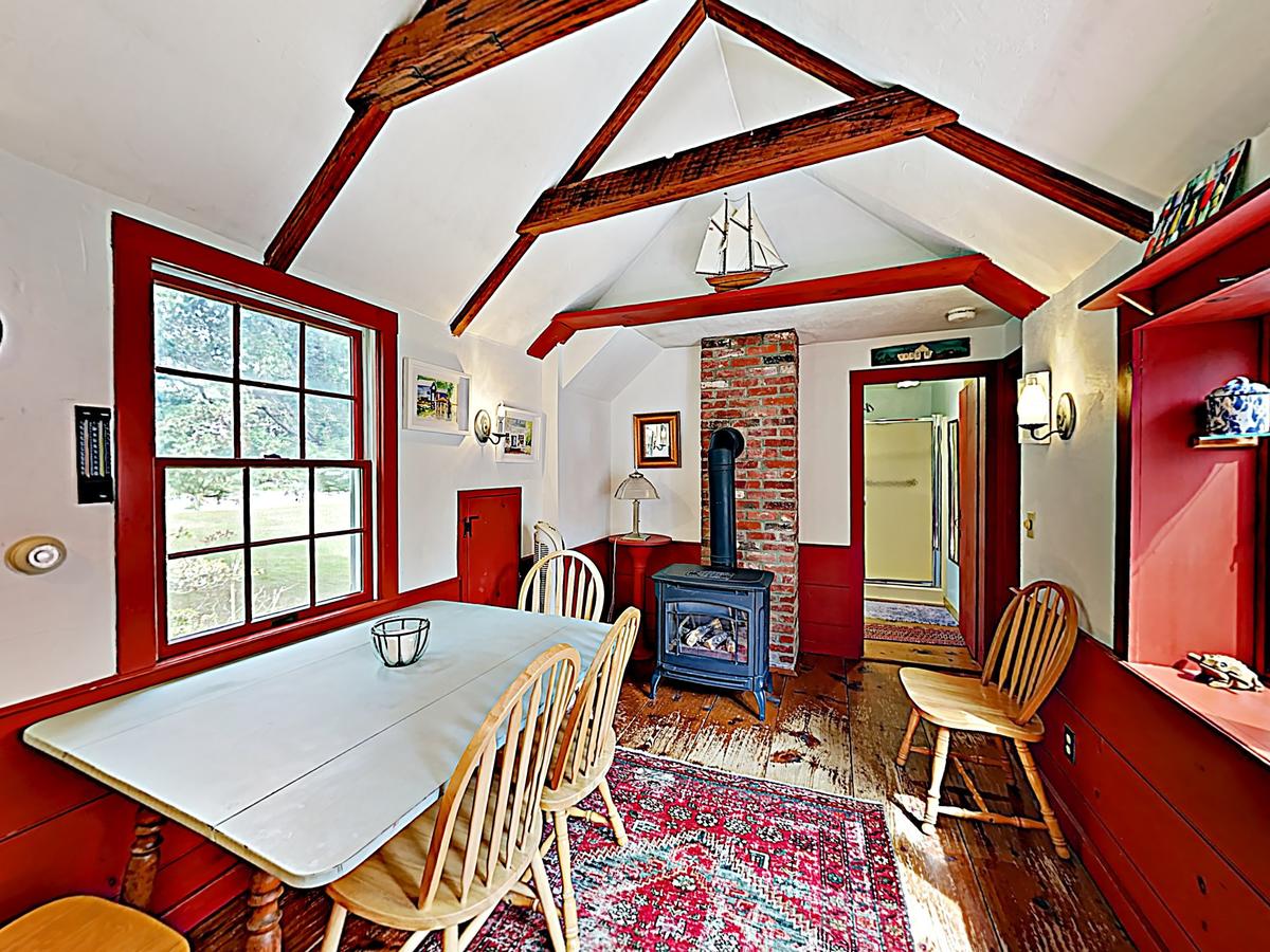 63 Locust Rd Home - thumb 4