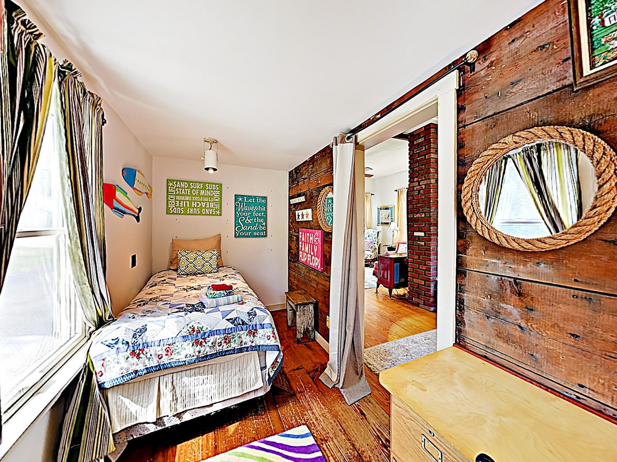 63 Locust Rd Home - thumb 11