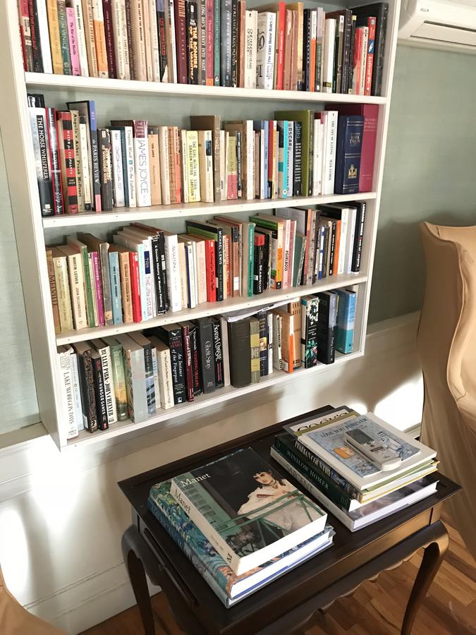 Large But Comfortable Home Walking Distance To Beach - thumb 1