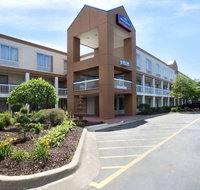 Howard Johnson by Wyndham Romulus Detroit Metro Airport - Accommodation Ohio