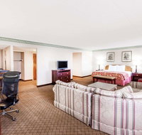 Ramada by Wyndham Lansing Hotel  Conference Center - Accommodation Ohio