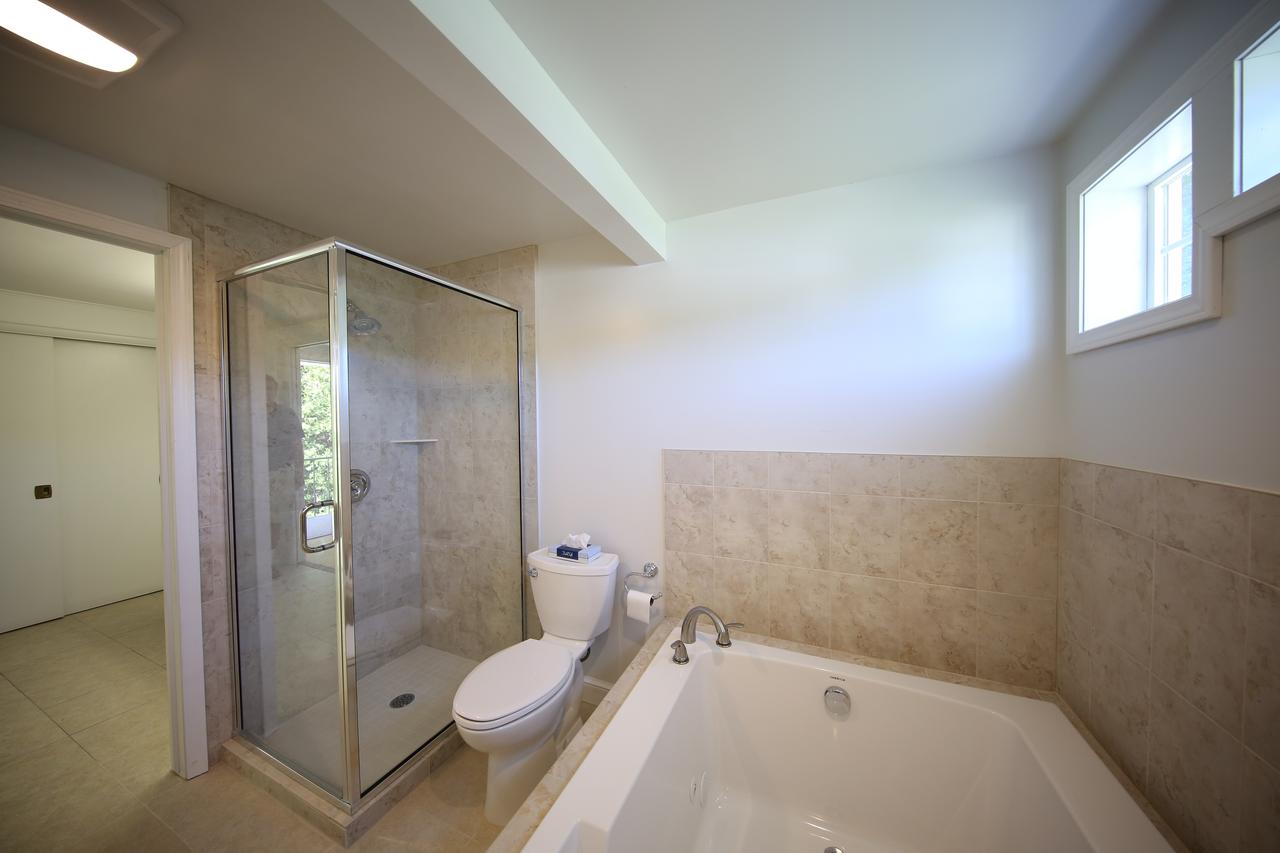 Colonial Inn Harbor Springs - thumb 31