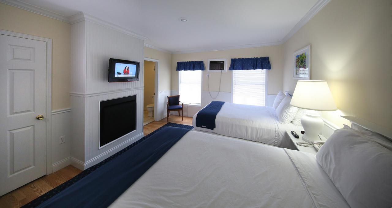 Colonial Inn Harbor Springs - thumb 21