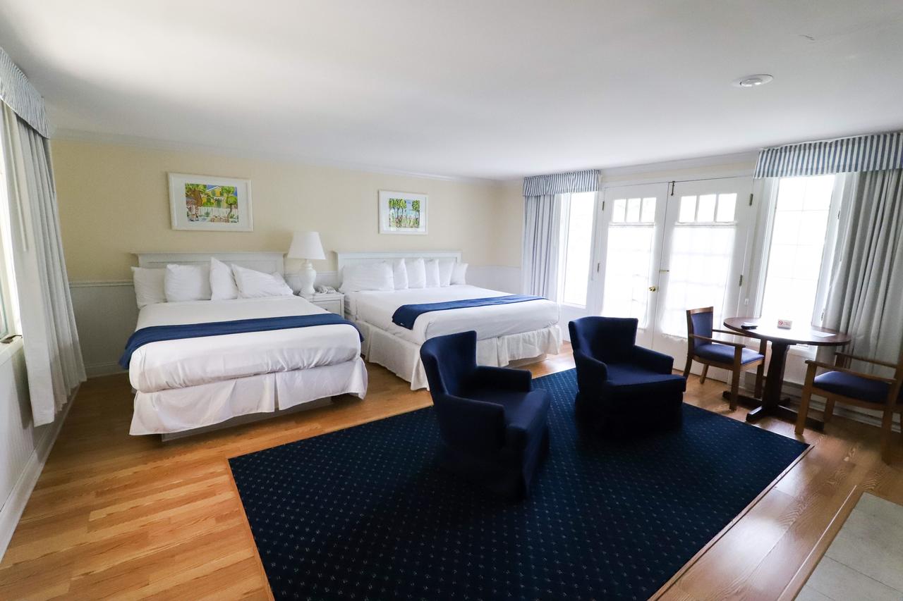 Colonial Inn Harbor Springs - thumb 1