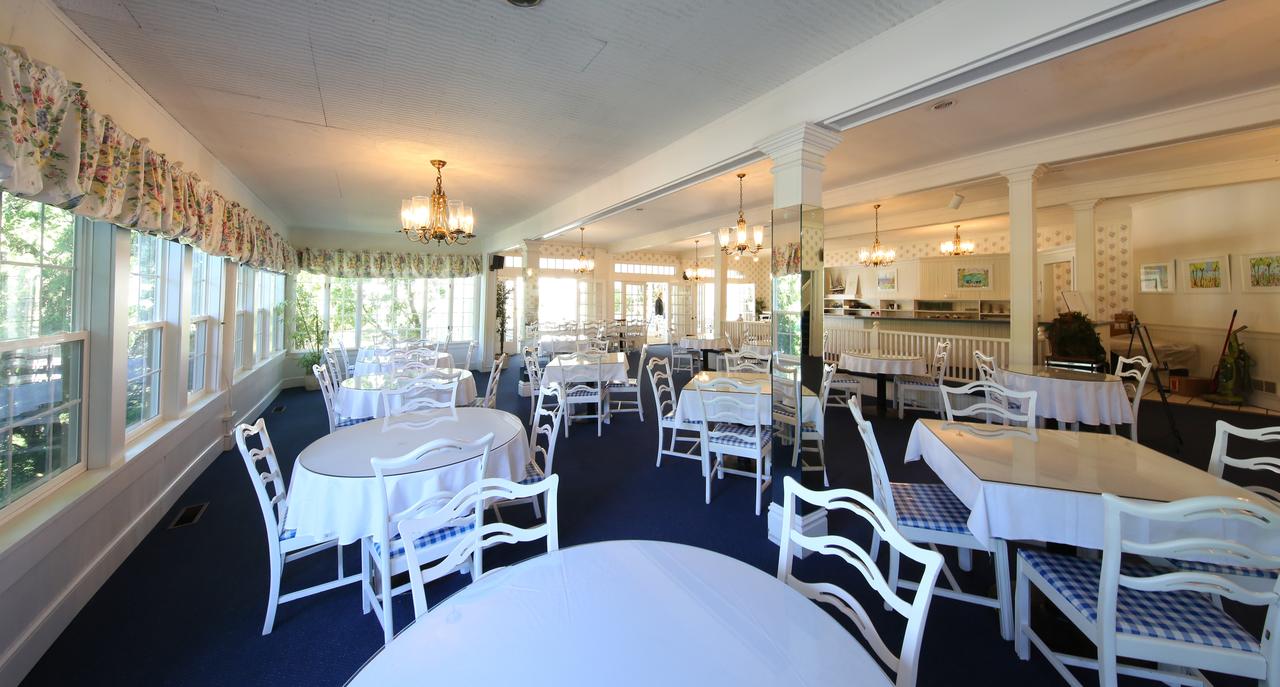 Colonial Inn Harbor Springs - thumb 13