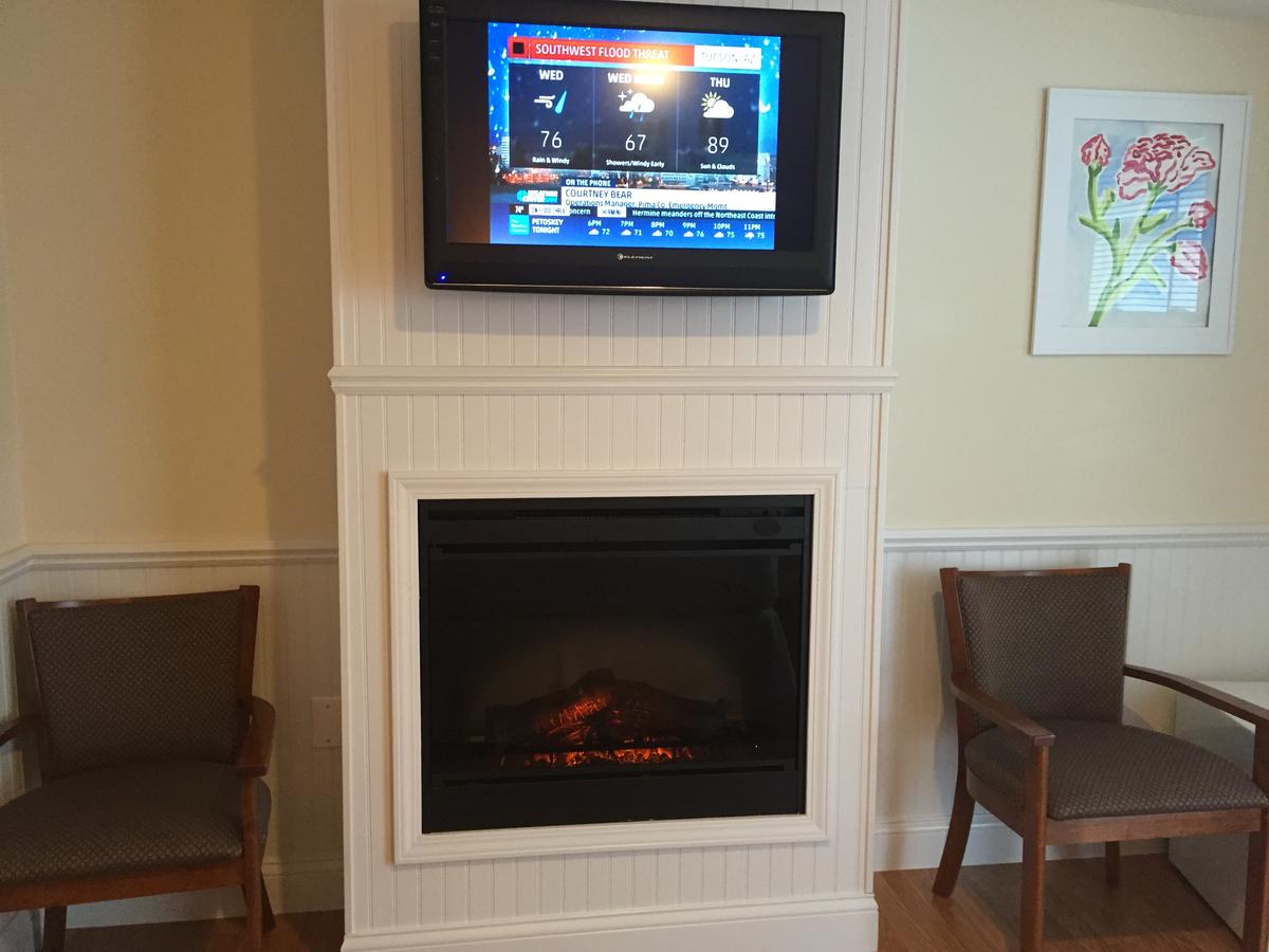 Colonial Inn Harbor Springs - thumb 40