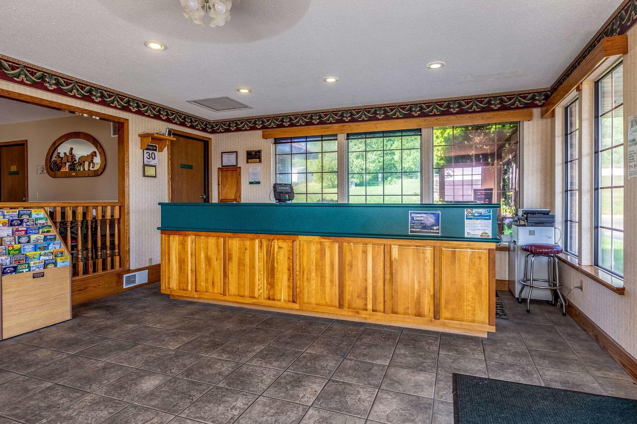 Quality Inn Lakefront - thumb 25