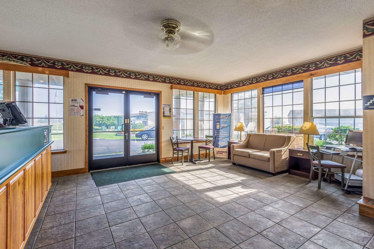 Quality Inn Lakefront - thumb 20