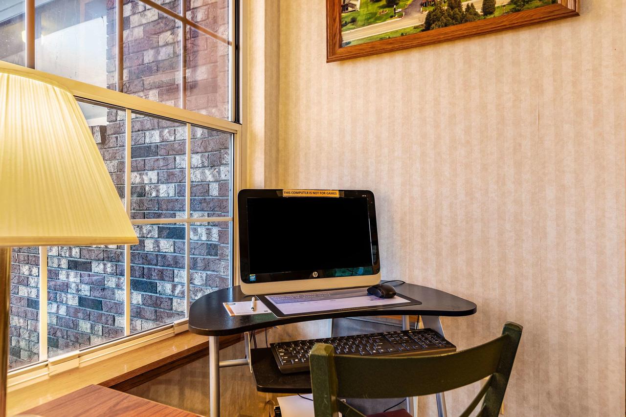 Quality Inn Lakefront - thumb 10